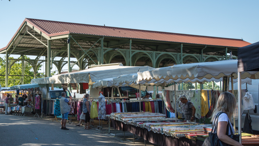 March&eacute; du jeudi sur le Parking des Remparts
