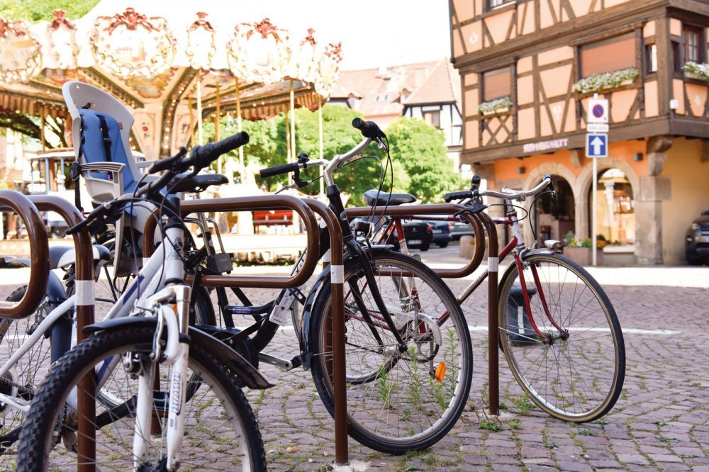 En vélo à la place de l'étoile Vélo sur la Place de l'étoile